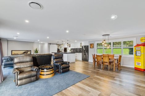 Photo of property in 121 Valley Road, Waimauku, 0881