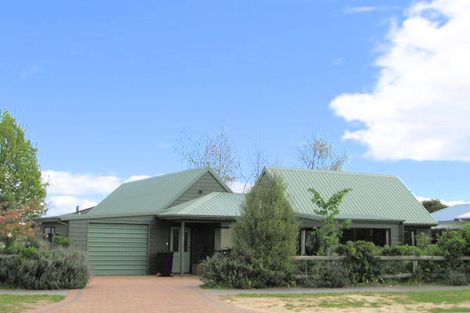 Photo of property in 2/5 Koha Road, Taupo, 3330