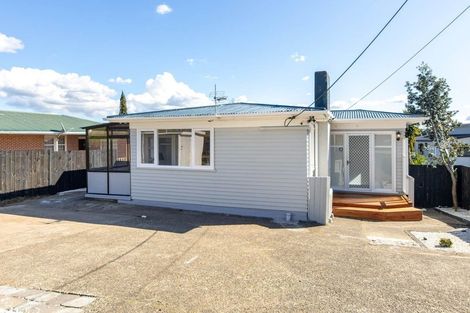 Photo of property in 20 Archibald Road, Kelston, Auckland, 0602