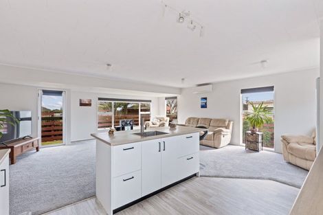 Photo of property in 3/166 Ngamotu Road, Spotswood, New Plymouth, 4310