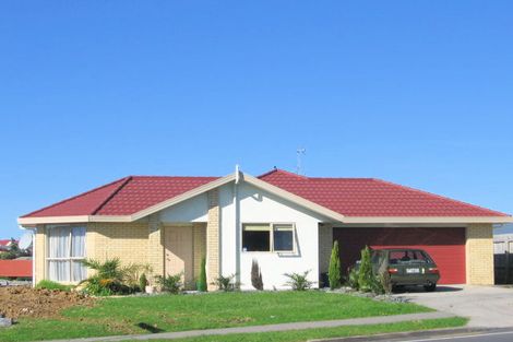 Photo of property in 73 Summerland Drive, Henderson, Auckland, 0612