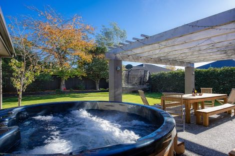 Photo of property in 33 Magnolia Drive, Springlands, Blenheim, 7201