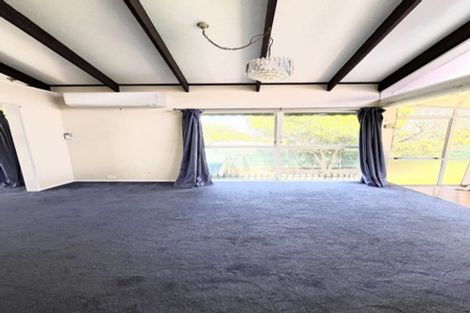 Photo of property in 27 Mirrabooka Avenue, Botany Downs, Auckland, 2010