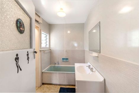 Photo of property in 32 Manuka Street, Castlecliff, Whanganui, 4501