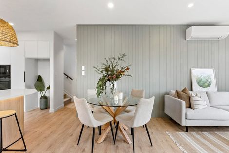 Photo of property in 3b Trafalgar Road, Milford, Auckland, 0620