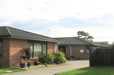Photo of property in 18 Heihei Place, Paraparaumu, 5032