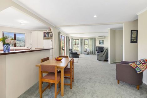 Photo of property in 297 Main Road, Tawa, Wellington, 5028