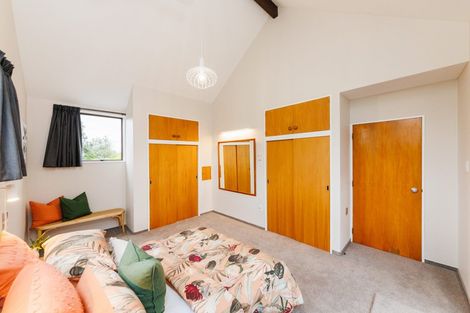 Photo of property in 25 Heathcote Place, Fitzherbert, Palmerston North, 4410