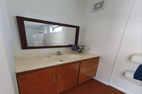 Photo of property in 17 Landing Road, Titirangi, Auckland, 0604