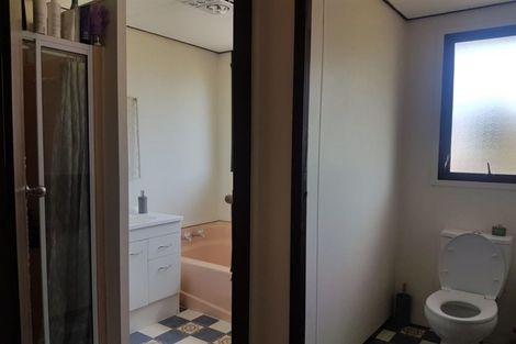 Photo of property in 348 Glengarry Road, Glen Eden, Auckland, 0602