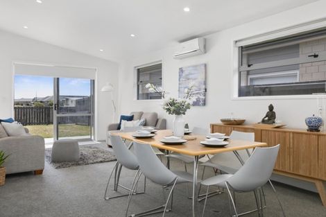 Photo of property in 30 Batty Street, Papamoa Beach, Papamoa, 3118