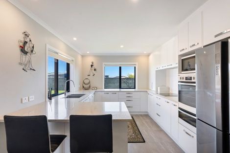 Photo of property in 7 Pohatu Lane, Otaki, 5512