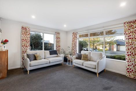 Photo of property in 51 Carradale Avenue, Broomfield, Christchurch, 8042