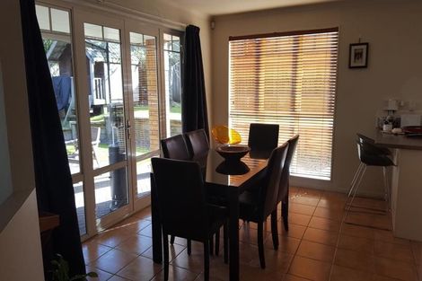 Photo of property in 10 Piper Place, Goodwood Heights, Auckland, 2105