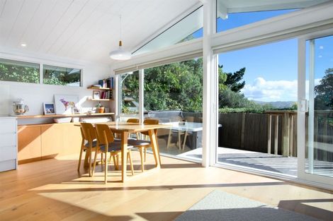 Photo of property in 53 Howard Road, Point Howard, Lower Hutt, 5013