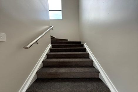 Photo of property in 16 Don Oliver Lane, Glen Eden, 0602