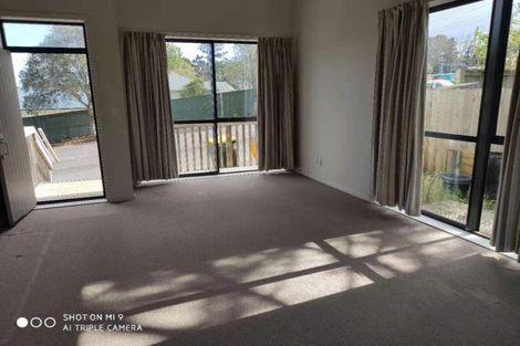 Photo of property in 1/2 Swan Hill Drive, Glen Eden, Auckland, 0602