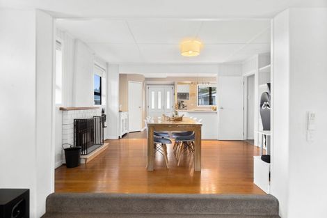 Photo of property in 22 Queen Road, Bellevue, Tauranga, 3110