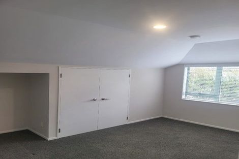 Photo of property in 1/19 Goldfinch Rise, Unsworth Heights, Auckland, 0632