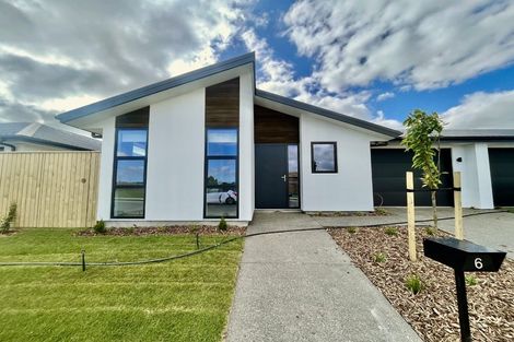 Photo of property in 6 Alex Place, Hurworth, New Plymouth, 4310