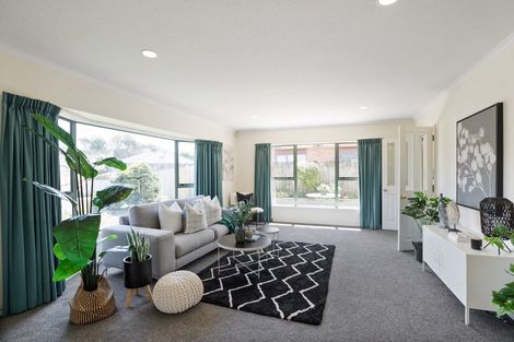 Photo of property in 6 Mistral Place, Paraparaumu Beach, Paraparaumu, 5032