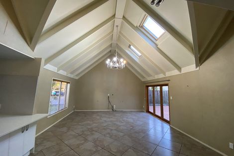 Photo of property in 8 Sanctuary Point, Sunnyhills, Auckland, 2010