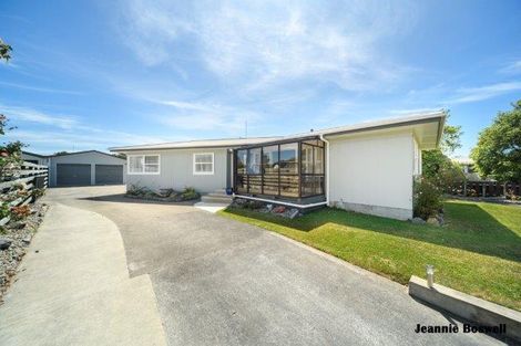 Photo of property in 84 Apollo Parade, Milson, Palmerston North, 4414