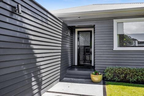 Photo of property in 290 Devon Street West, New Plymouth, 4310
