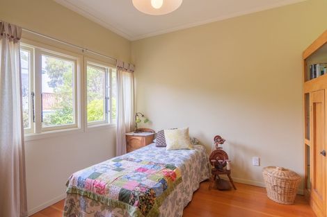 Photo of property in 25 Tennis Court Road, Raumati South, Paraparaumu, 5032