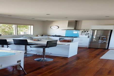 Photo of property in 9 Cam Street, Island Bay, Wellington, 6023