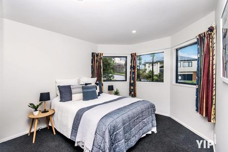 Photo of property in 59 Dress Circle, Newlands, Wellington, 6037