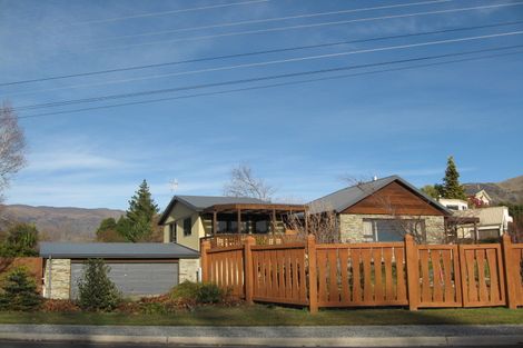 Photo of property in 65 Kennedy Crescent, Wanaka, 9305