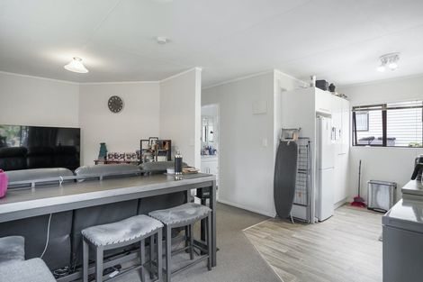 Photo of property in 53 Universal Drive, Henderson, Auckland, 0610