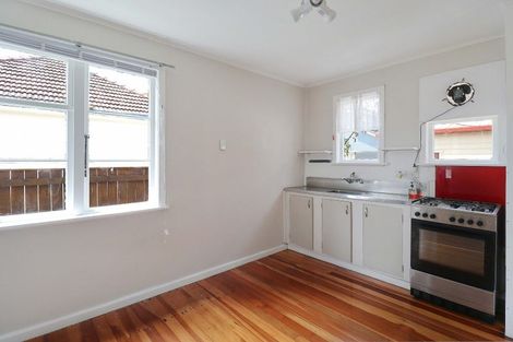 Photo of property in 218 Naenae Road, Naenae, Lower Hutt, 5011