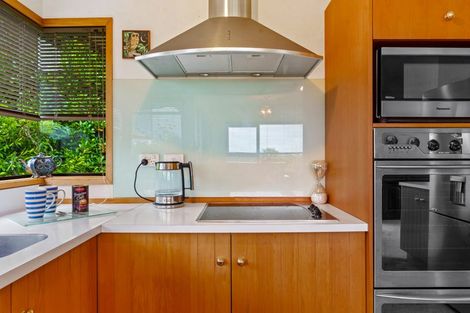 Photo of property in 1/12 Greenvalley Rise, Glenfield, Auckland, 0629