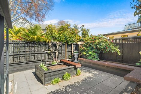 Photo of property in 71 Hamilton Avenue, Ilam, Christchurch, 8041