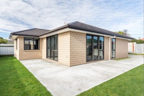 Photo of property in 30b Queenwood Road, Levin, 5510