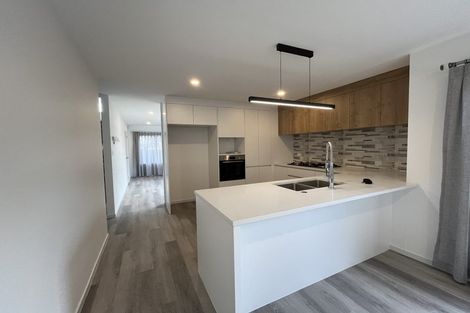 Photo of property in 10a Mantra Road, Massey, Auckland, 0614