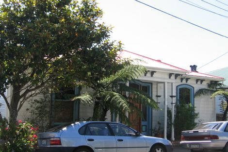 Photo of property in 18 Maarama Crescent, Aro Valley, Wellington, 6021