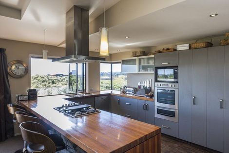 Photo of property in 51 Ruapehu Drive, Fitzherbert, Palmerston North, 4410