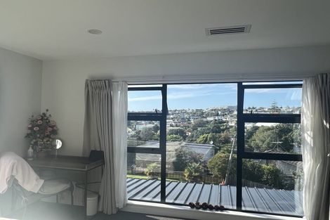 Photo of property in 26 Kiteroa Terrace, Rothesay Bay, Auckland, 0630