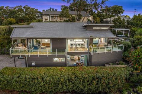 Photo of property in 3 Veronica Close, Red Beach, 0932