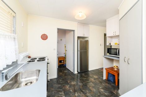 Photo of property in 72 Geraldine Crescent, Cloverlea, Palmerston North, 4412