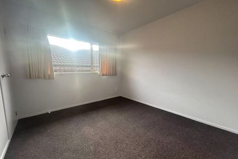 Photo of property in 7b Woodbank Drive, Glen Eden, Auckland, 0602