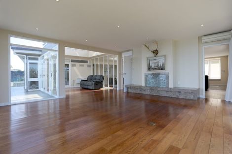 Photo of property in 77 Cliff Road, Torbay, Auckland, 0630