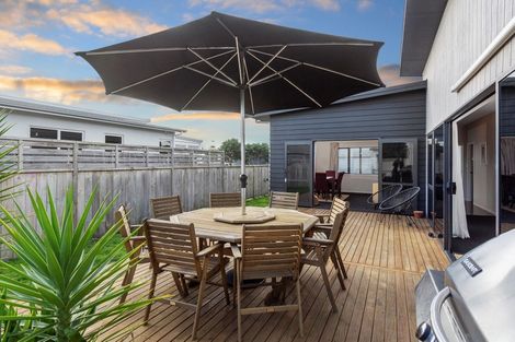 Photo of property in 46 Spinifex Street, Papamoa Beach, Papamoa, 3118