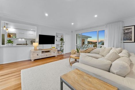 Photo of property in 37 Neptune Avenue, Beach Haven, Auckland, 0626