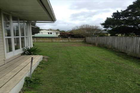 Photo of property in 23 Hamilton Drive, Waiuku, 2123