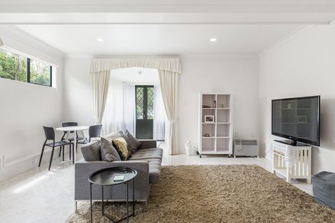 Photo of property in 25 Spinella Drive, Bayview, Auckland, 0629