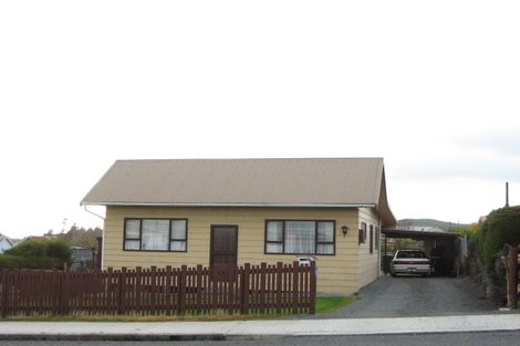 Photo of property in 15 Market Street, Kaitangata, 9210